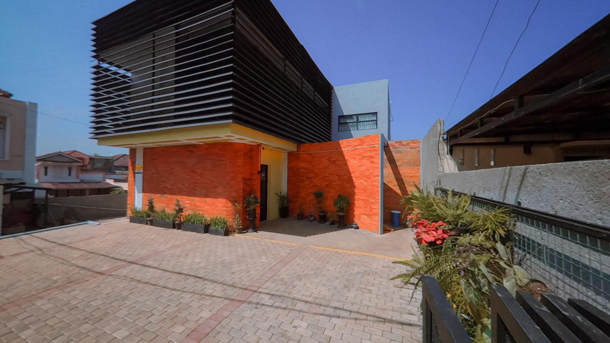 Arlita Guesthouse Tjiandjur Exterior foto