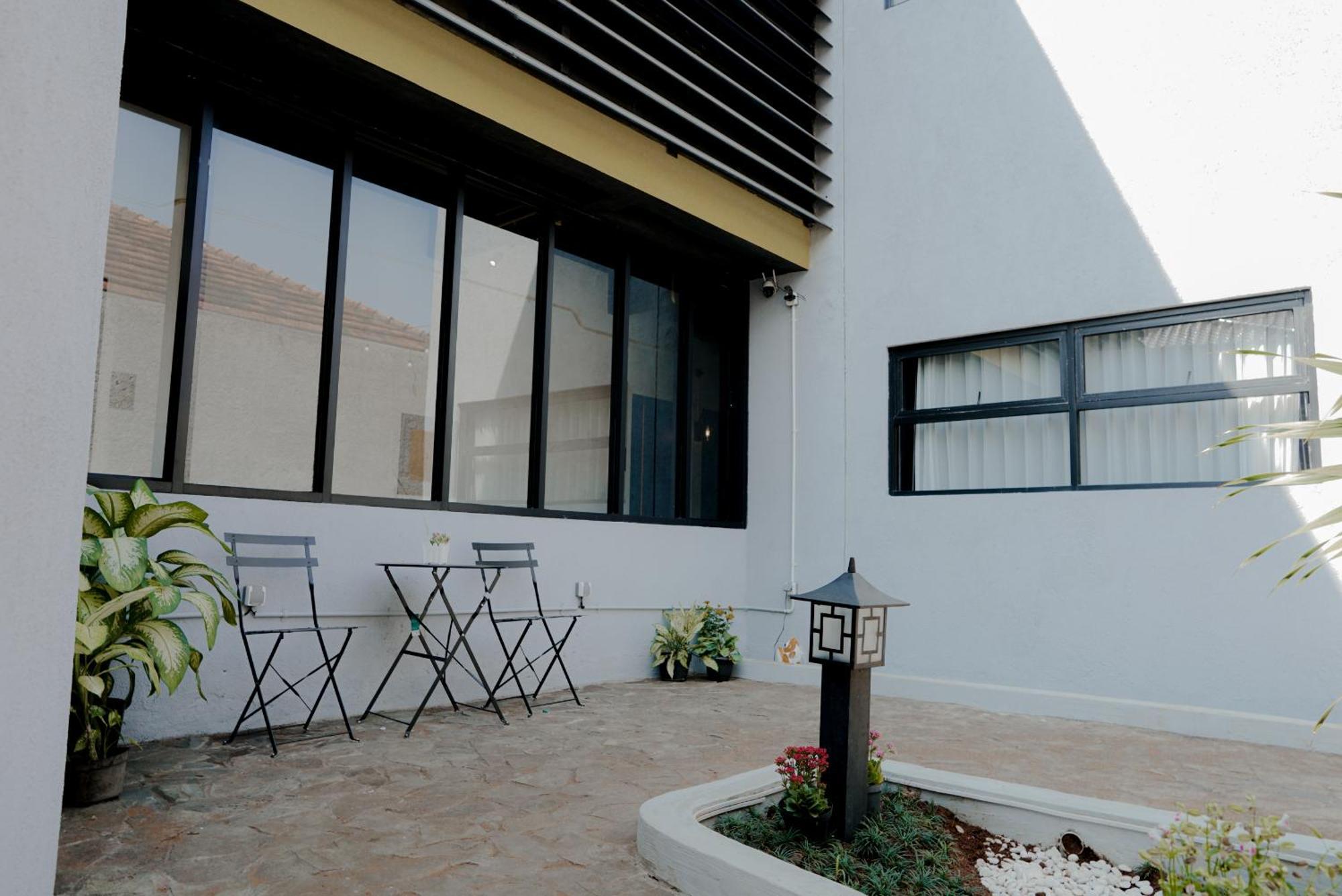 Arlita Guesthouse Tjiandjur Exterior foto